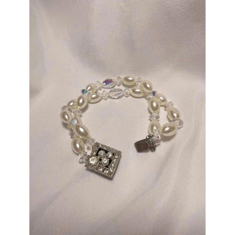Vintage Faux Pearl AB rhinestone Oval Double Strand Coquette Clasp Bracelet - Picture 7 of 7